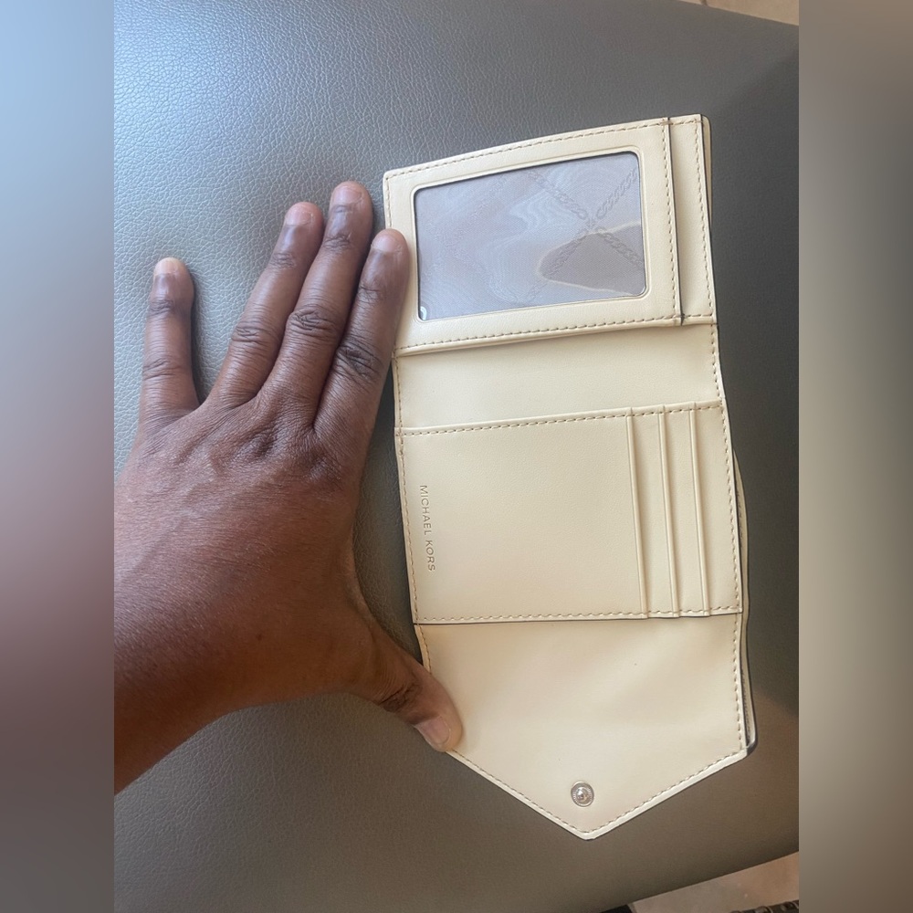 Michael Kors Tan Wallet with Gold Logo - Picture 2 of 3